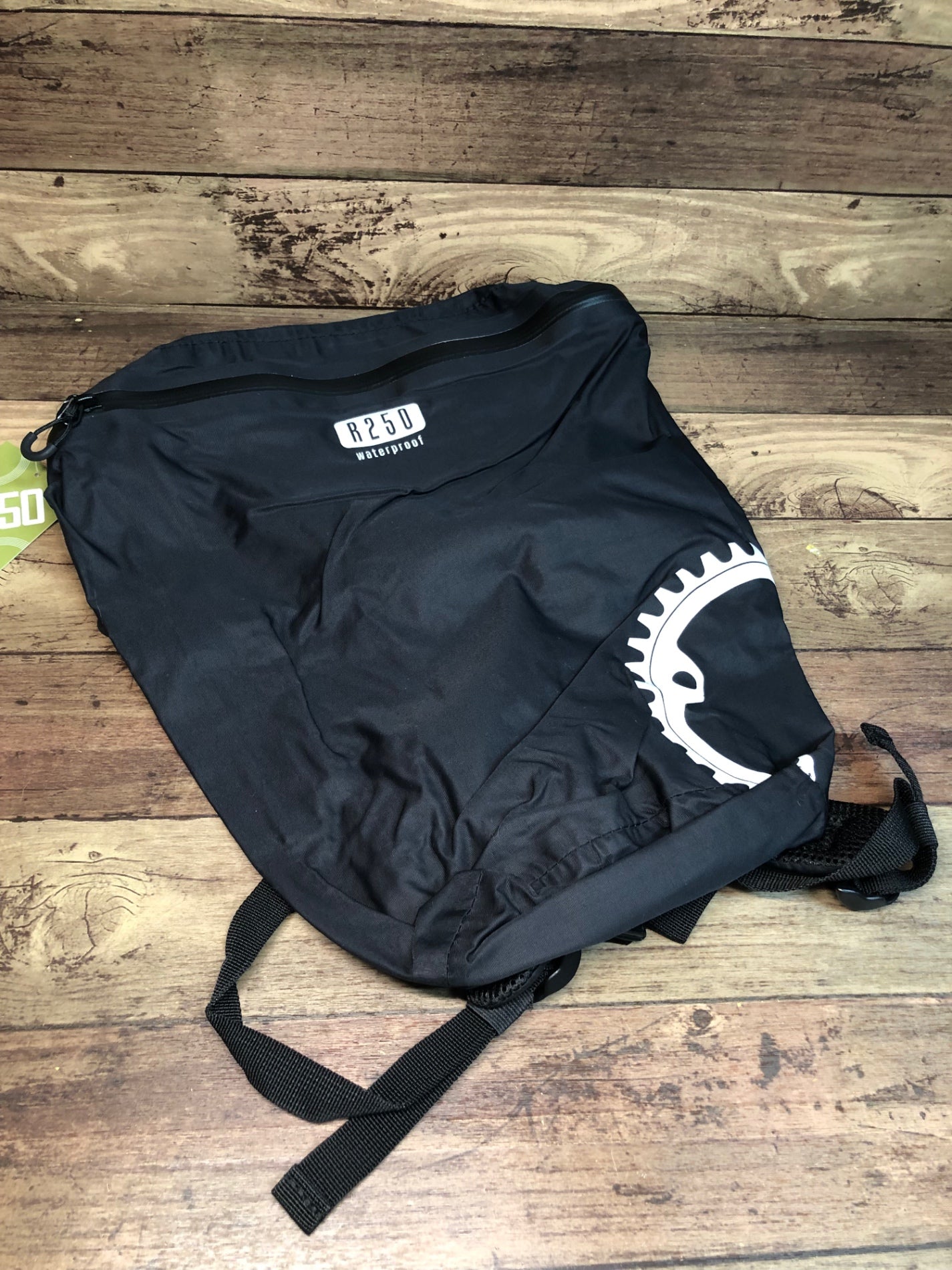 IJ991 R250 防水スクエアバックパック 黒