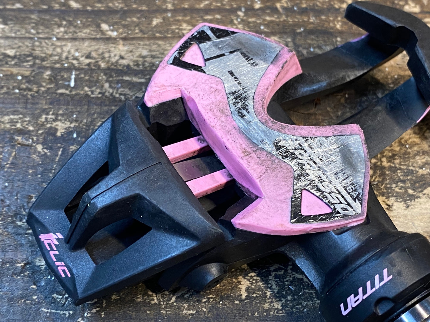 IZ641 タイム TIME XPRESSO12 ビンディングペダル チタンシャフト ピンク