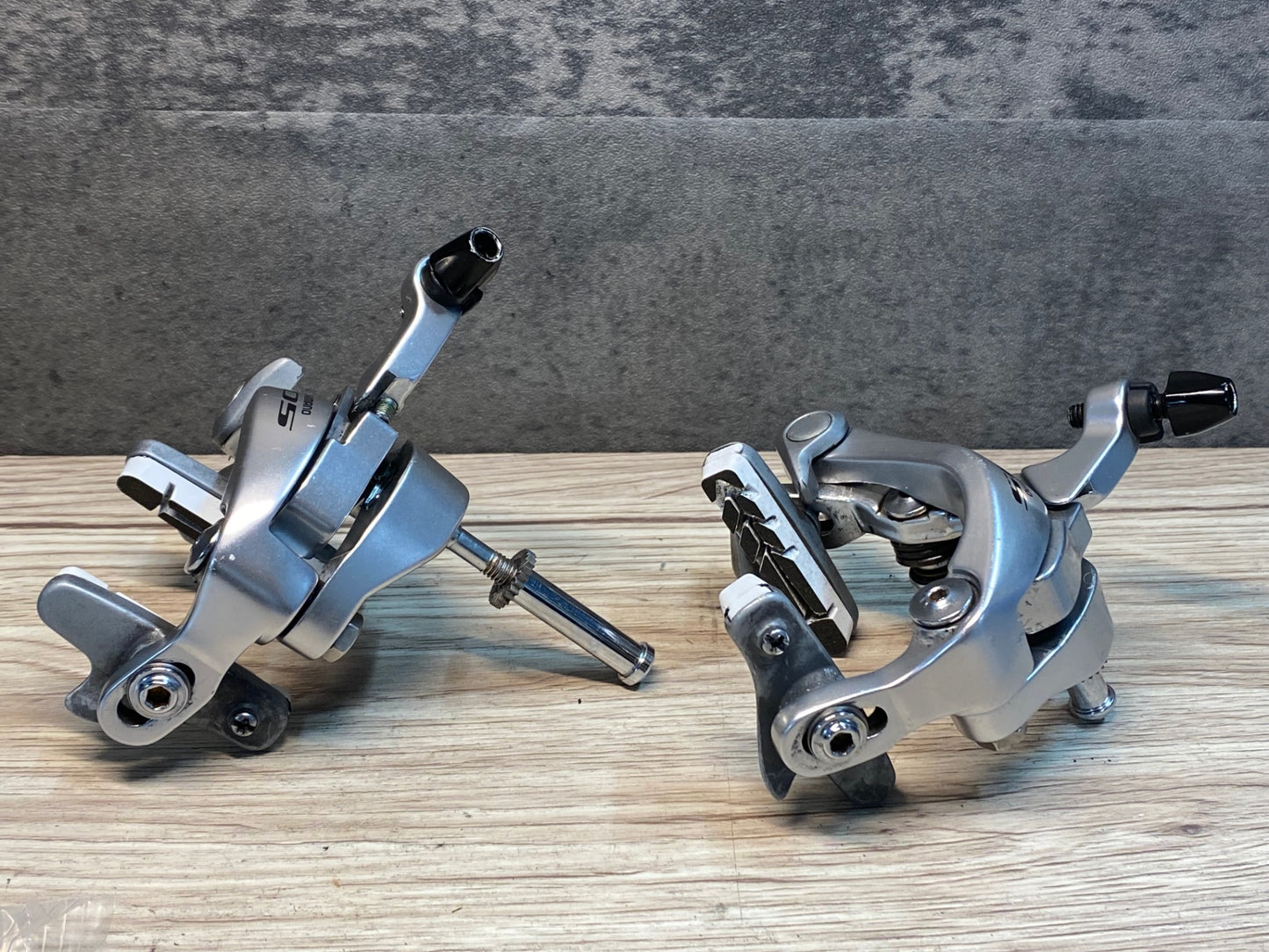 IS813 シマノ SHIMANO 105 BR-5800 ブレーキキャリパー 前後セット シルバー