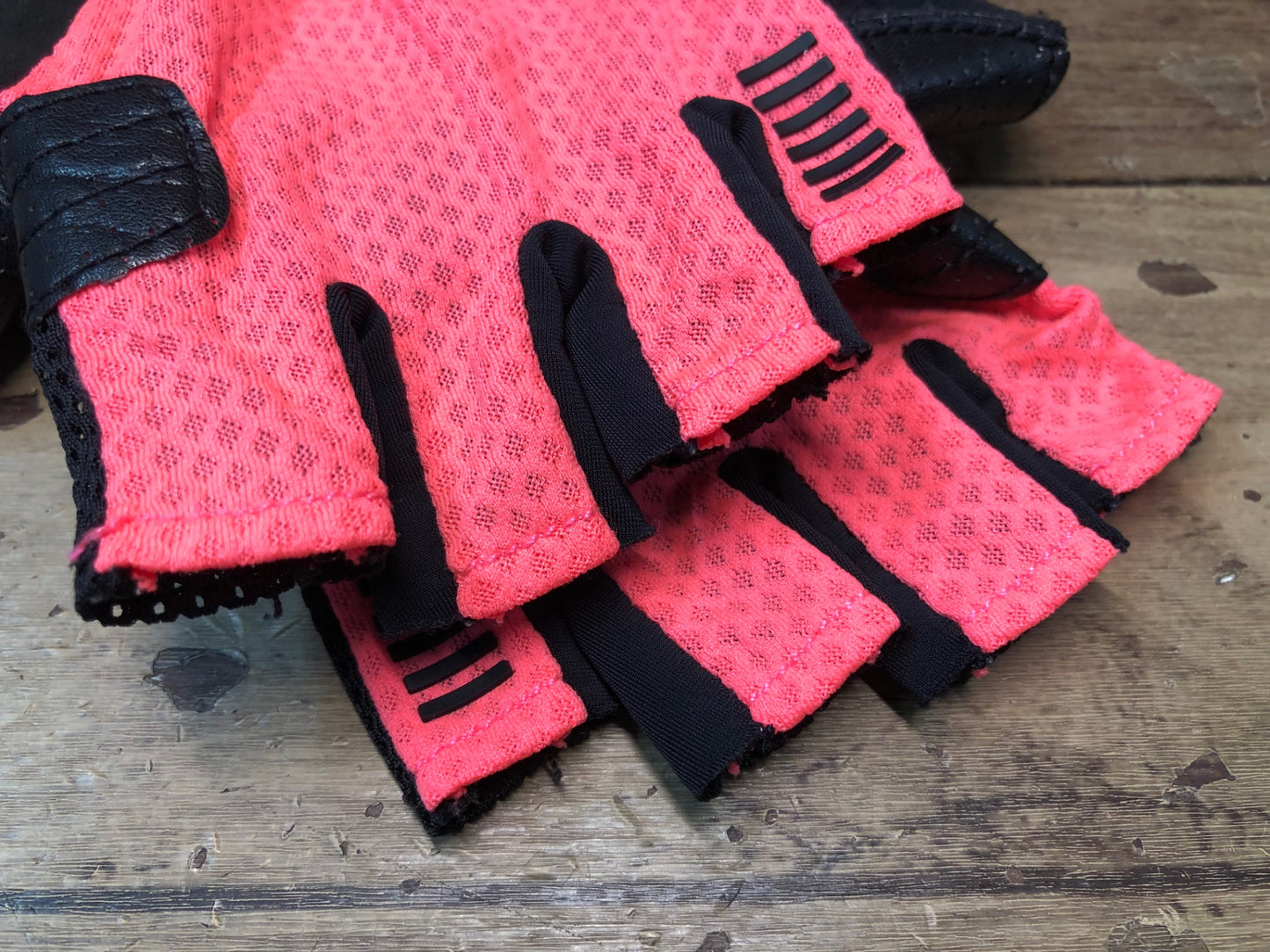 IN349 ラファ RAPHA グローブ 指ぬき ピンク サイズ表記不明