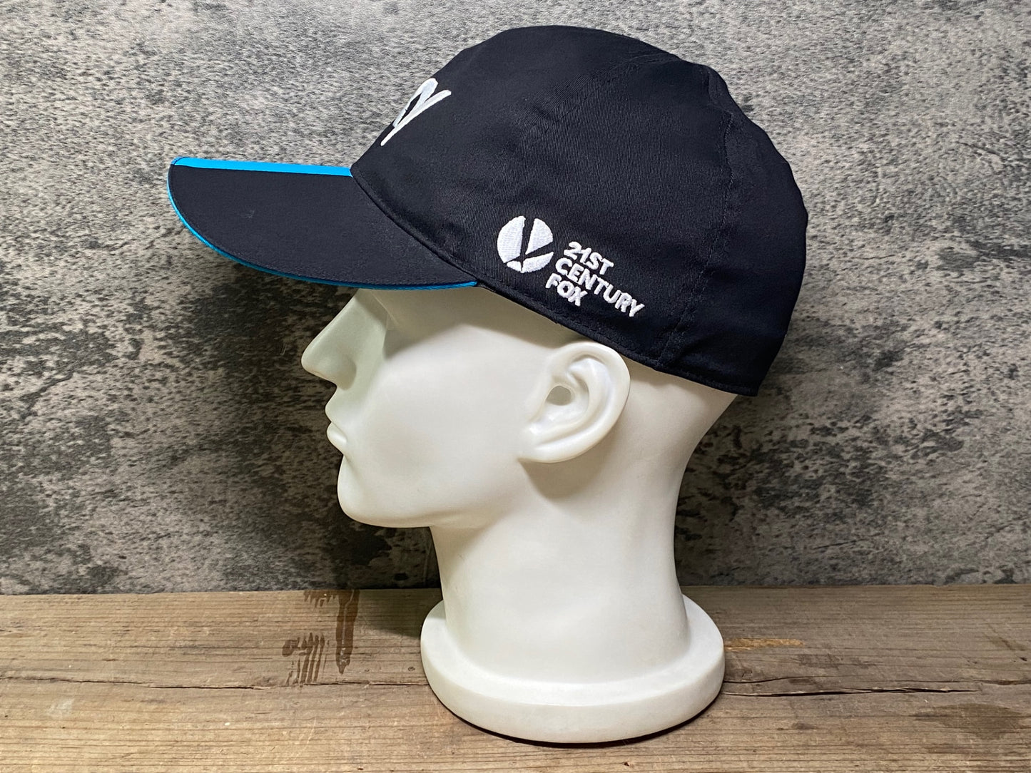 IU456 ラファ Rapha BASEBALL CAP キャップ 黒 水色 フリーサイズ TEAM Sky