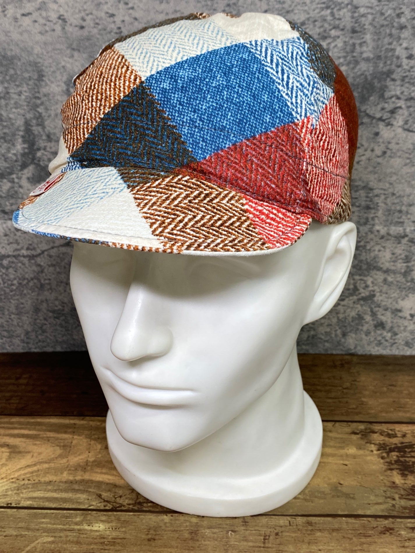 IN885 サイクロン cyclone サイクルキャップ ベージュ 赤 茶 総柄