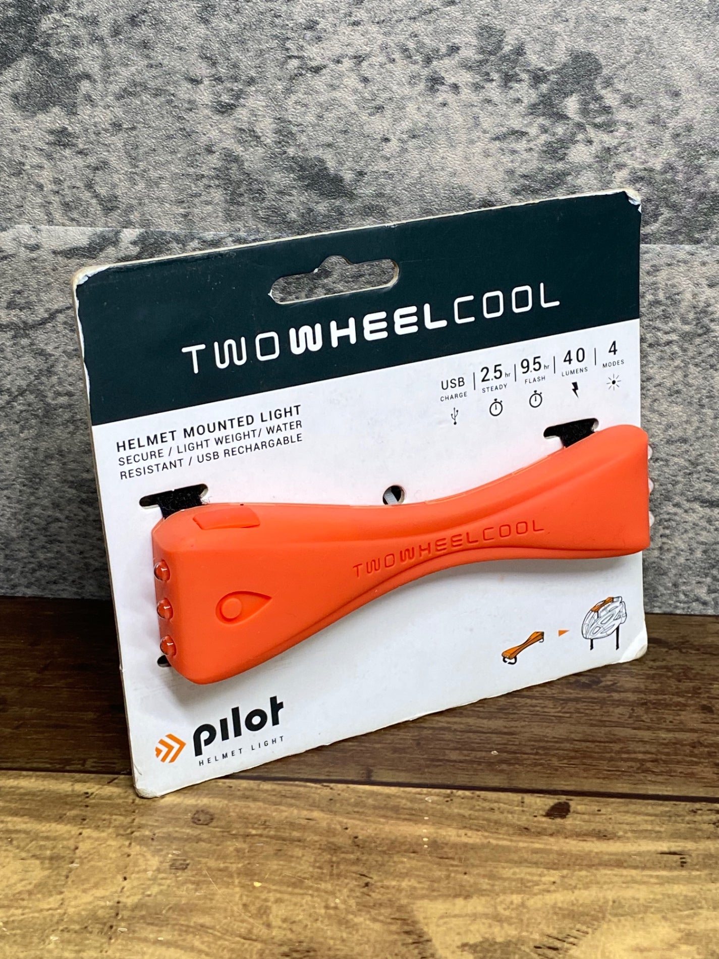 IV756 TWO WHEEL COOL Pilot Helmet Light ライト 赤 未使用