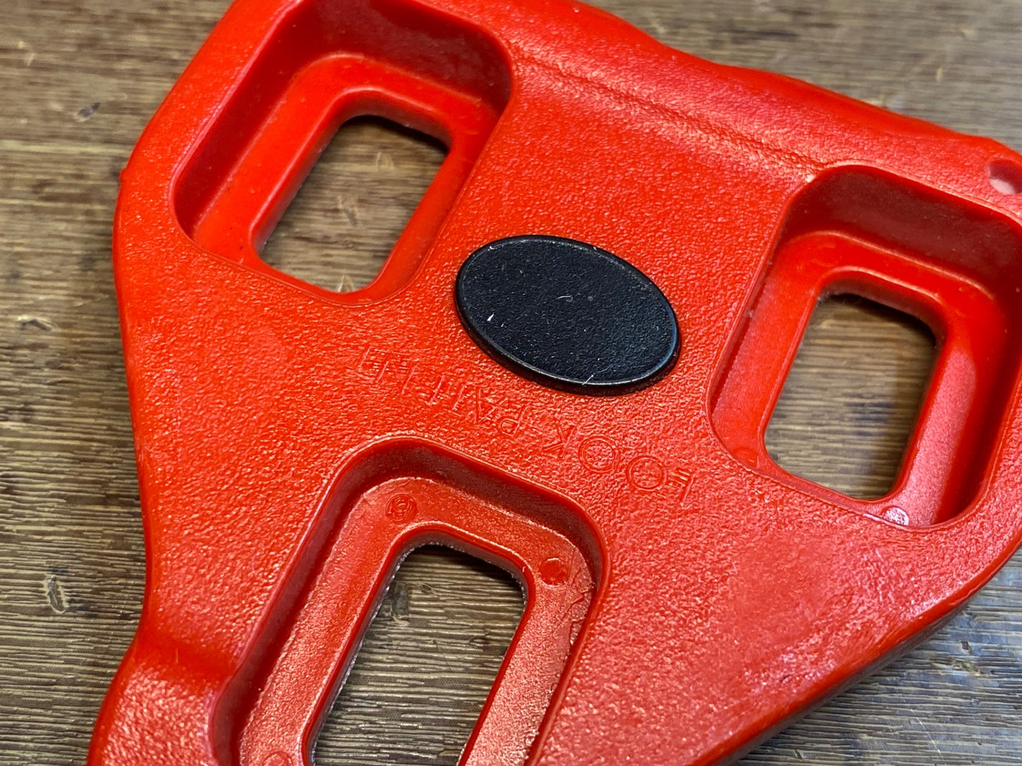 IU649 ルック LOOK デルタクリート DELTACLEAT 赤