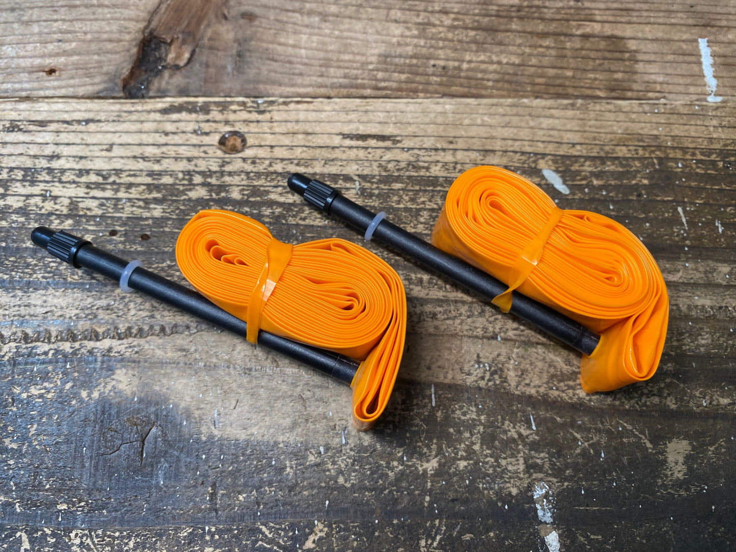 JB426 TNI LIGHT35チューブ 700x18/32C バルブ長85mm セット