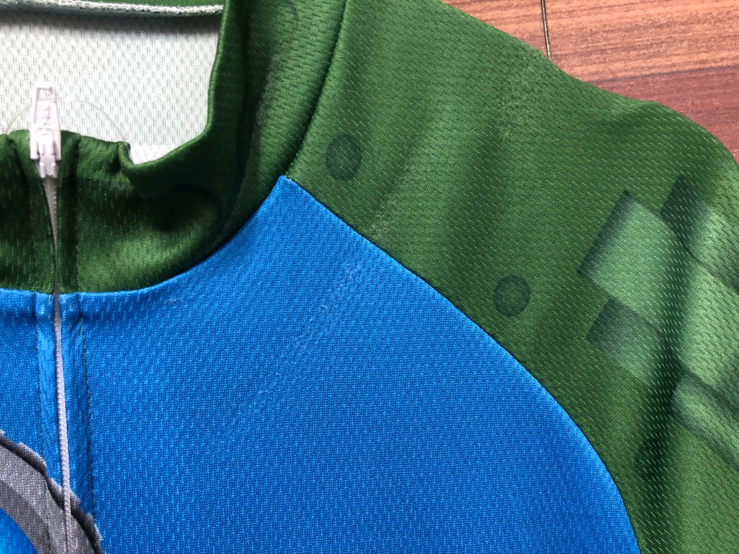 IS995 ウェイブワン WAVE ONE AURORA 半袖 サイクルジャージ 緑 青 赤 L 装甲騎兵ボトムズ スコープドッグ ターボカスタム 痛ジャージ