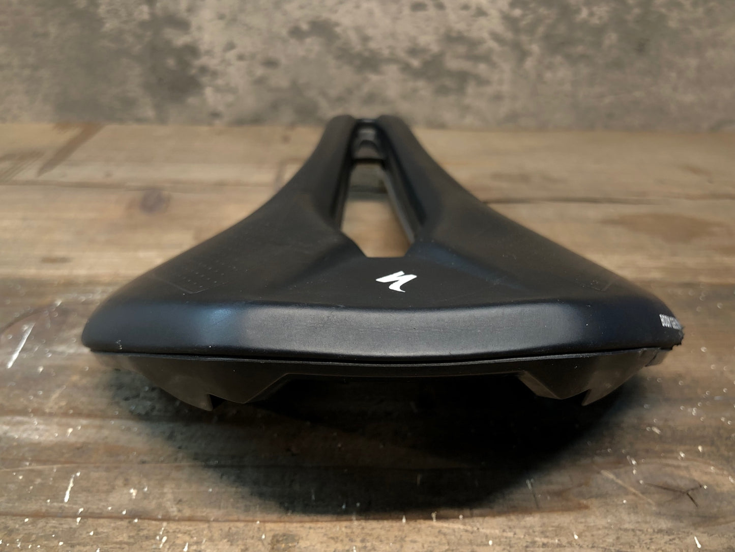 IN637 スペシャライズド SPECIALIZED POWER EXPERT サドル 黒 HOLLOW Ti レール 155mm ※座面裏にヒビあり