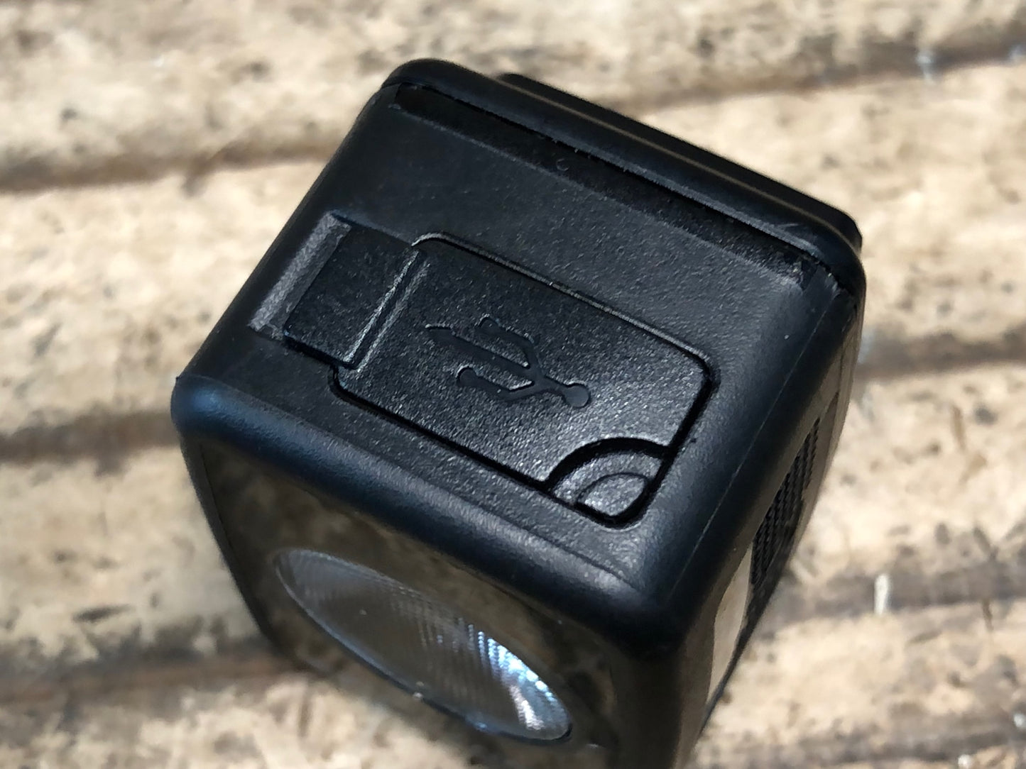 IW963 ボントレガー BONTRAGER ION 200 RT フロントライト 黒 点灯確認済