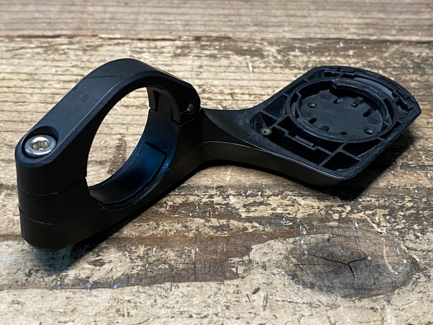 IX829 ワフー WAHOO エレメントボルト ELEMNT BOLT WFCC3 サイクルコンピューター ※充電カバー千切れ ボタン陥没 液晶一部破損