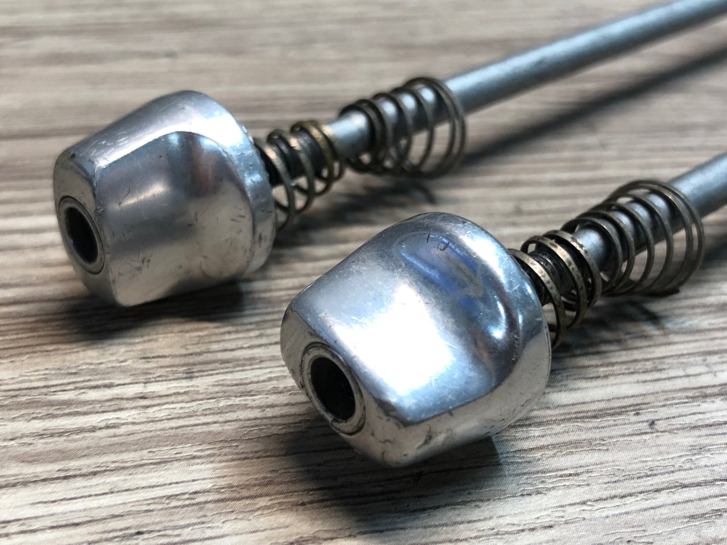 IW852 シマノ SHIMANO デュラエース DURA-ACE クイックリリース 前後セット