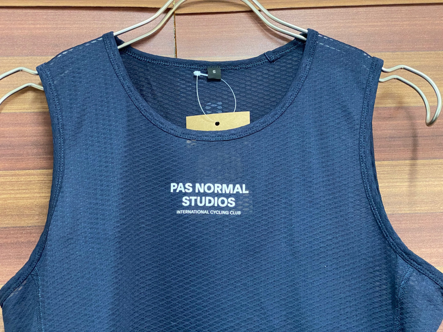 IV068 パスノーマルスタジオ PAS NORMAL STUDIOS Sleeve Less Baselayser ベースレイヤー 紺 S
