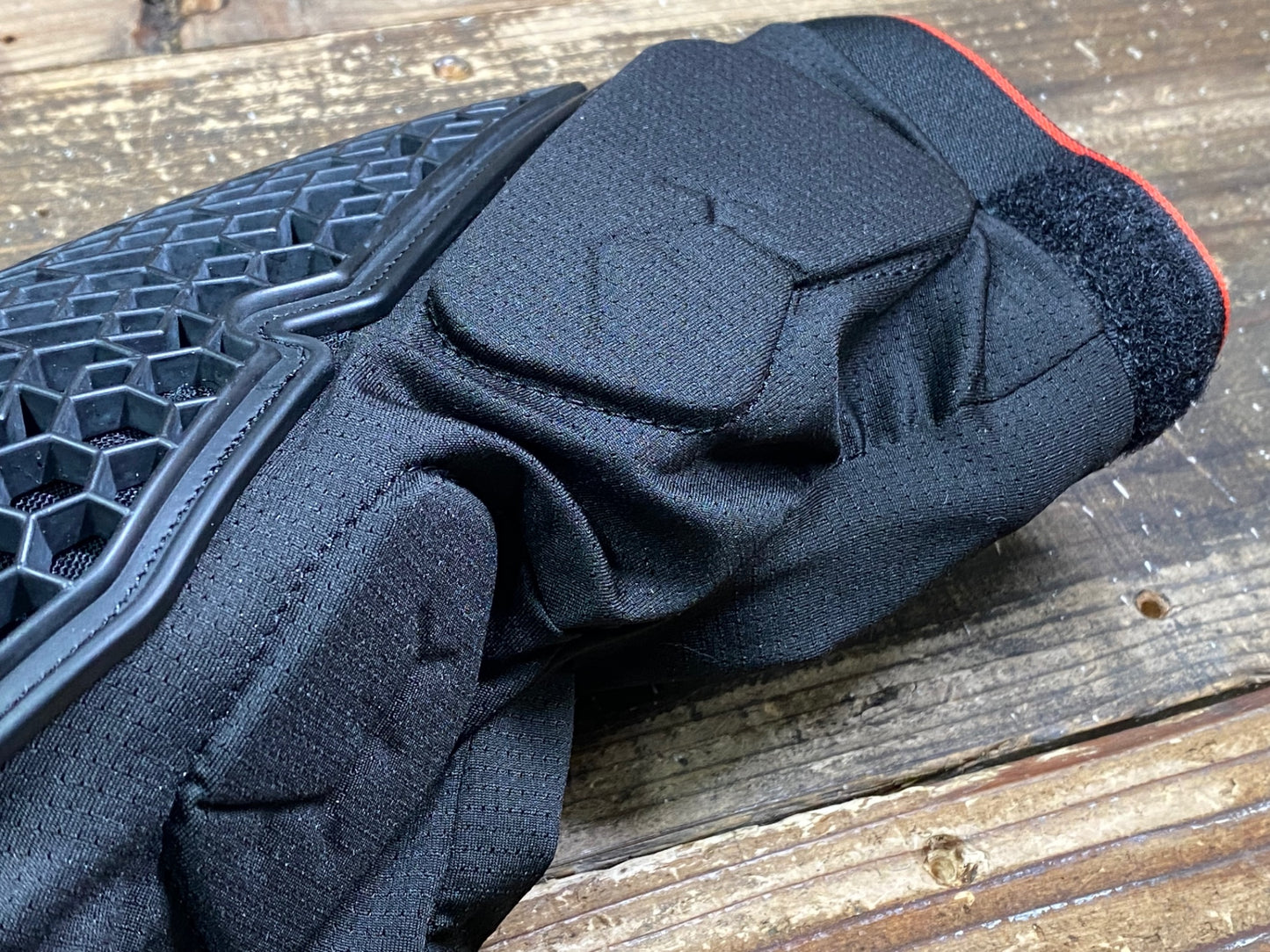 IQ857 ダイネーゼ DAINESE エルボープロテクター 黒 L