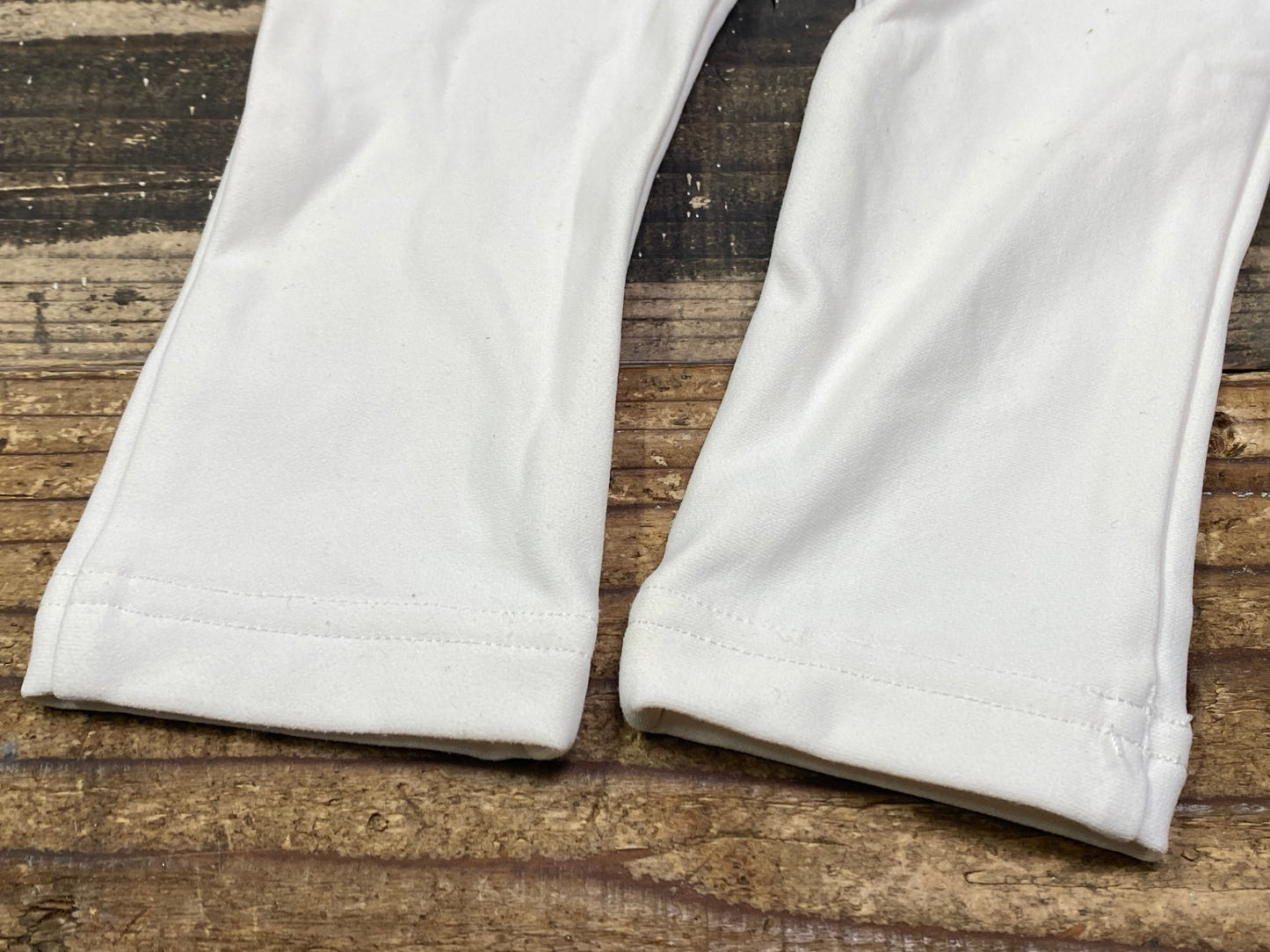 IR946 アソス assos アームカバー 白 SIZE2