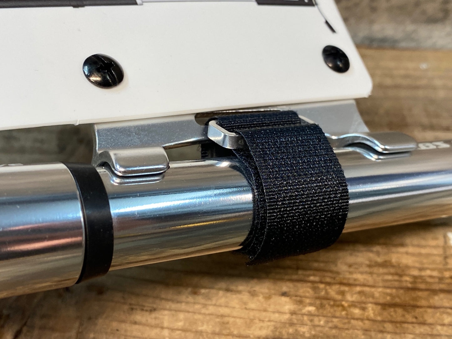 IV666 レザイン LEZYNE ROAD DRIVE 携帯ポンプ シルバー