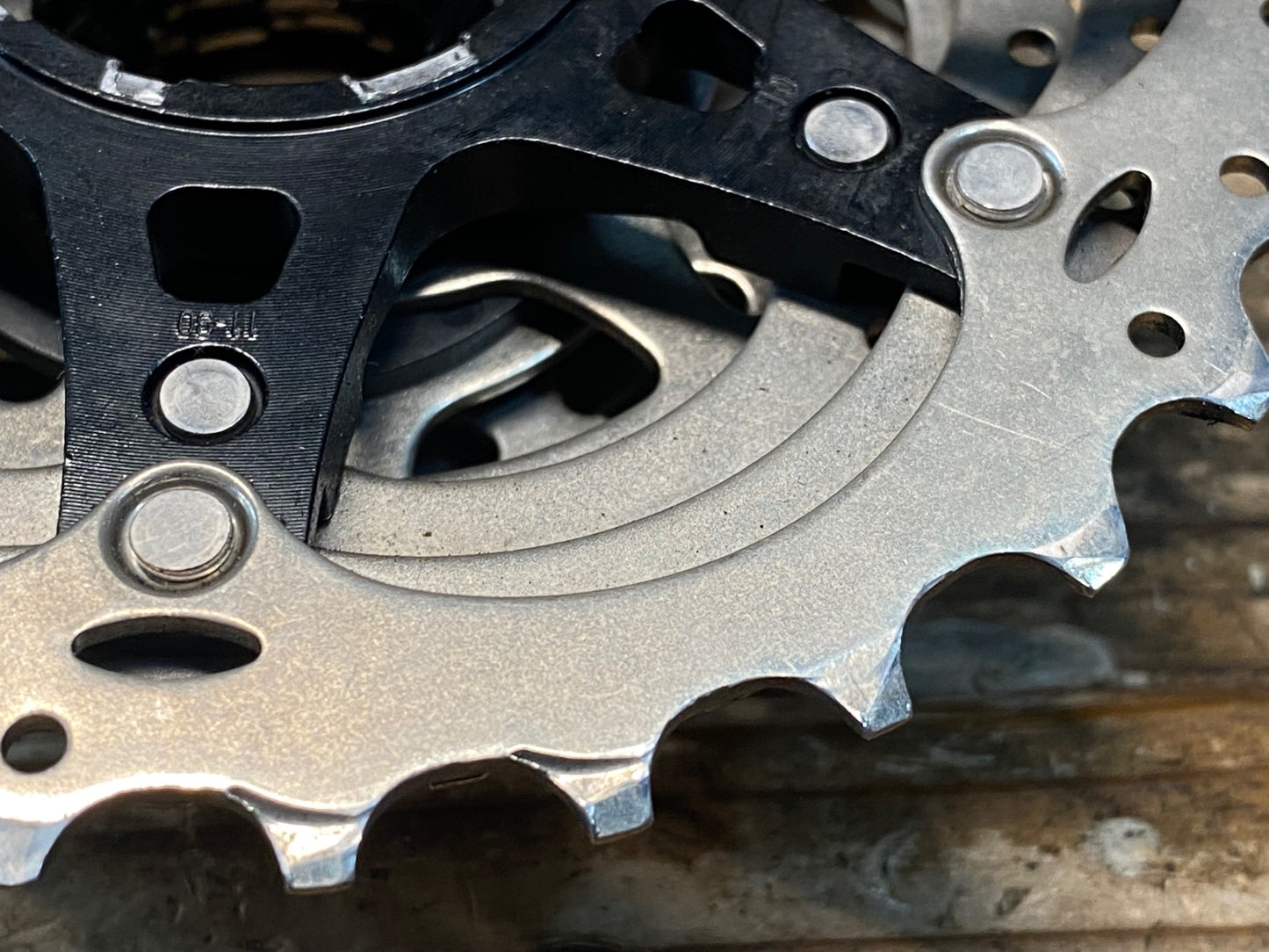 IS792 シマノ SHIMANO 105 CS-R7000 スプロケット 11-30T 11s