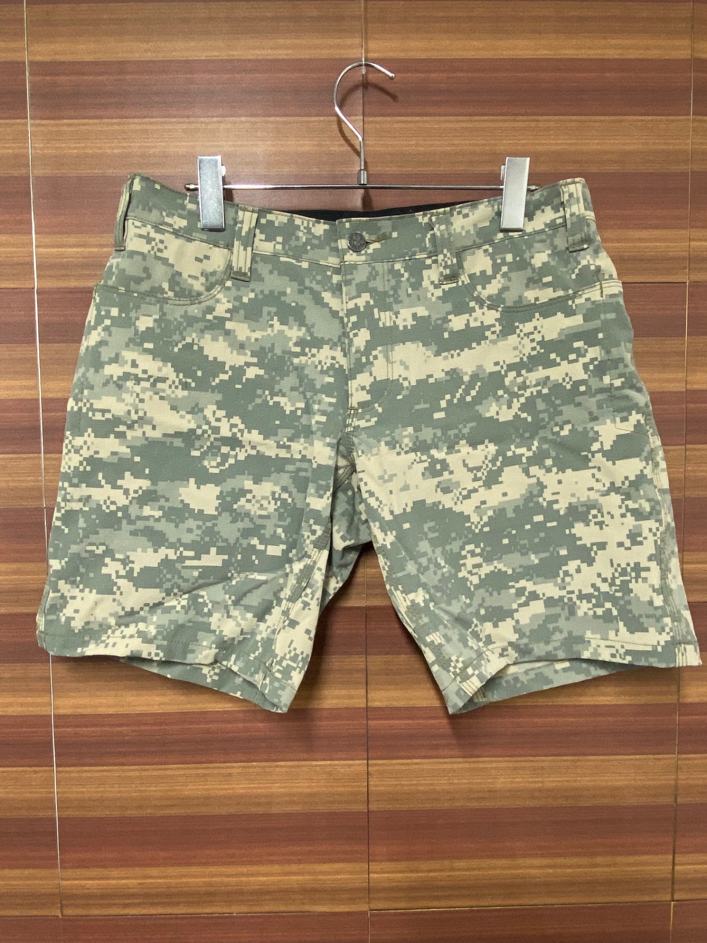 IS032 スワーブ SWRVE BLACK LABEL LIMITED WATER&WIND REPELLANT ハーフパンツ W32 迷彩