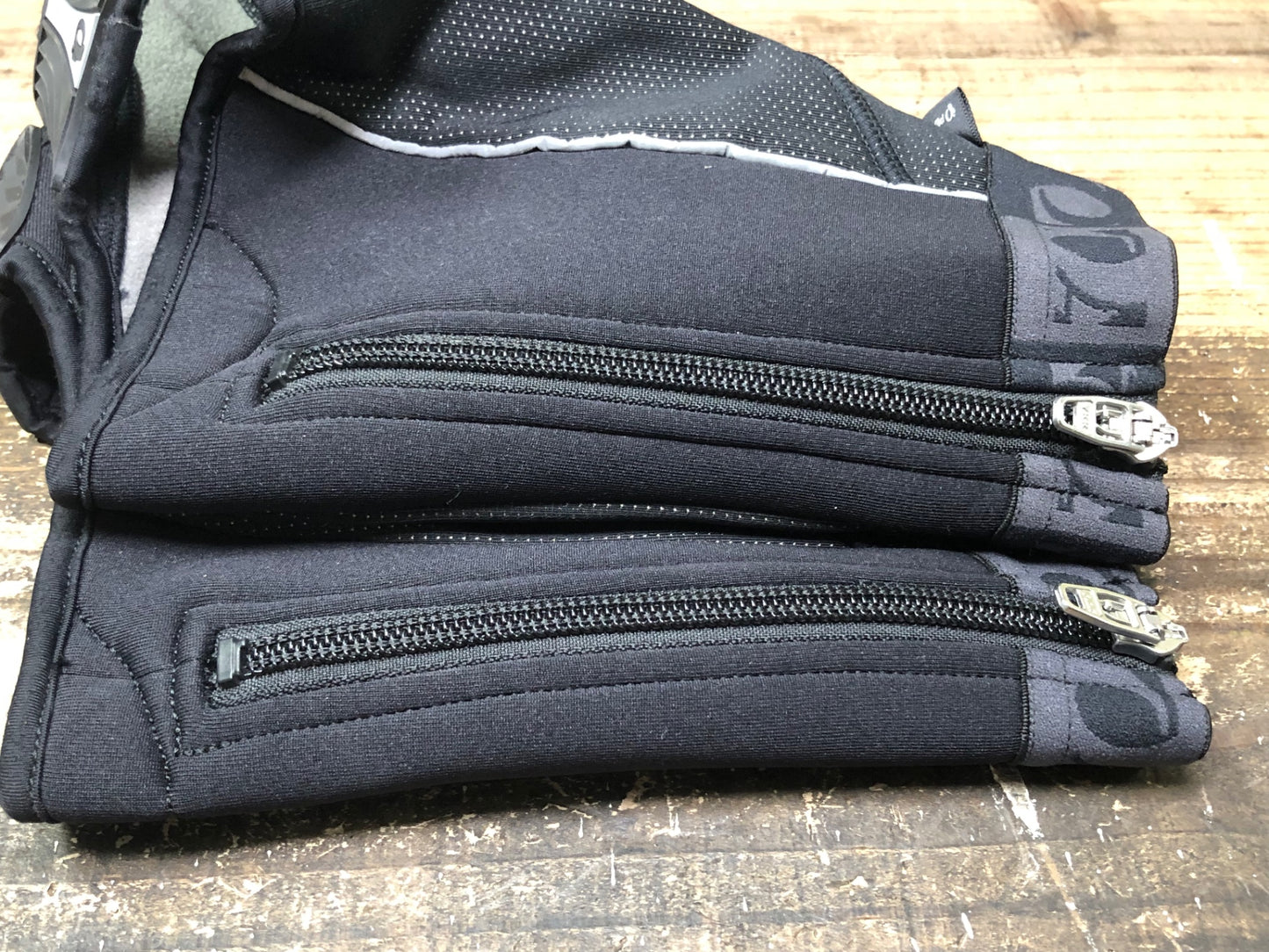 IY994 パールイズミ PEARL iZUMi シューズカバー 裏起毛 黒 L