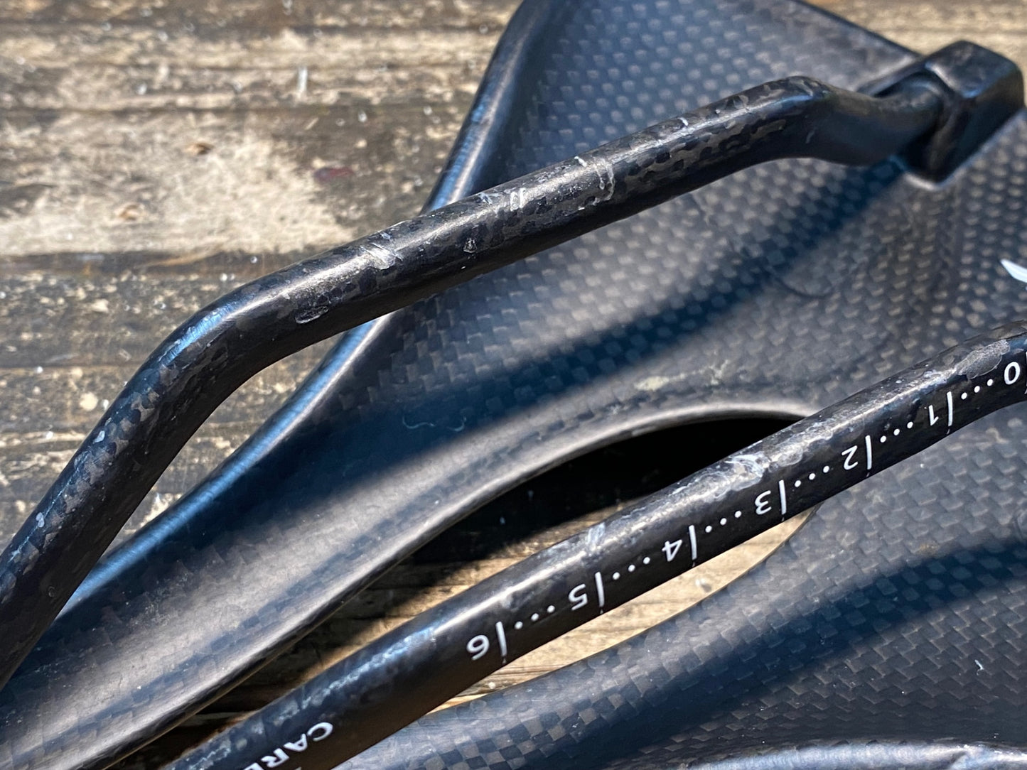 IU505 TNI 3D printing Ⅱ サドル カーボンレール ※サイドに擦れあり