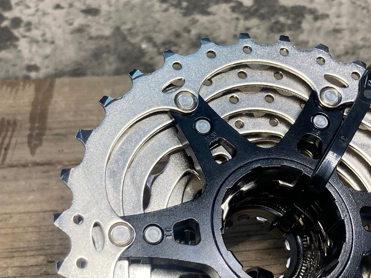 IX778 シマノ SHIMANO 105 CS-R7000 スプロケット 11-30T 11S