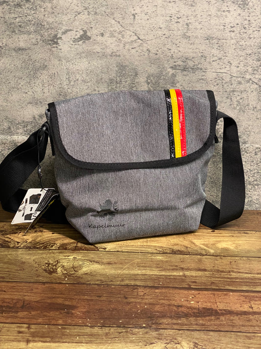 JB439 カペルミュール KAPELMUUR ショルダーバッグ V3 グレー ※タグ付き、タバコ臭あり