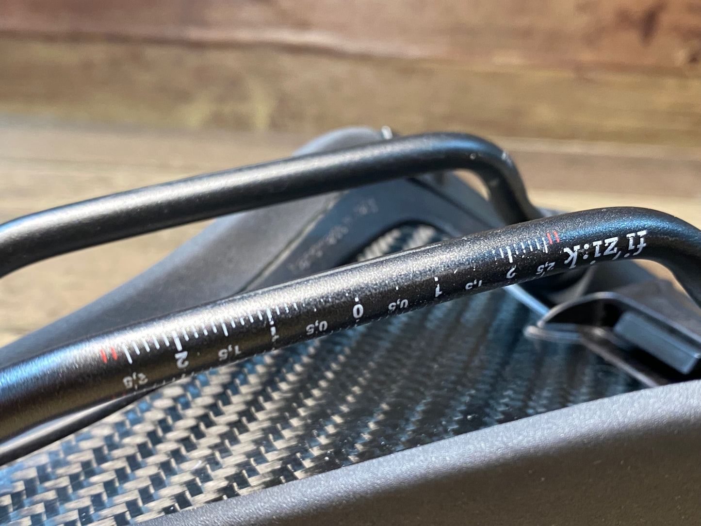 IM940 フィジーク Fizik ALIANTE R3 サドル KIUMレール