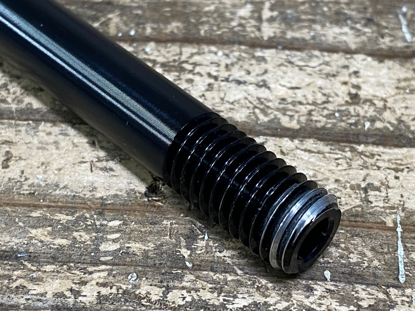 IW262 KCNC クイック&イージー スルーアクスル スキュワー QUICK&EASY リア 12x148mm