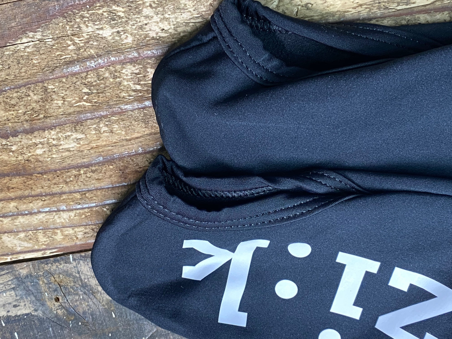 IV957 フィジーク fizik シューズカバー 黒 S 裏起毛