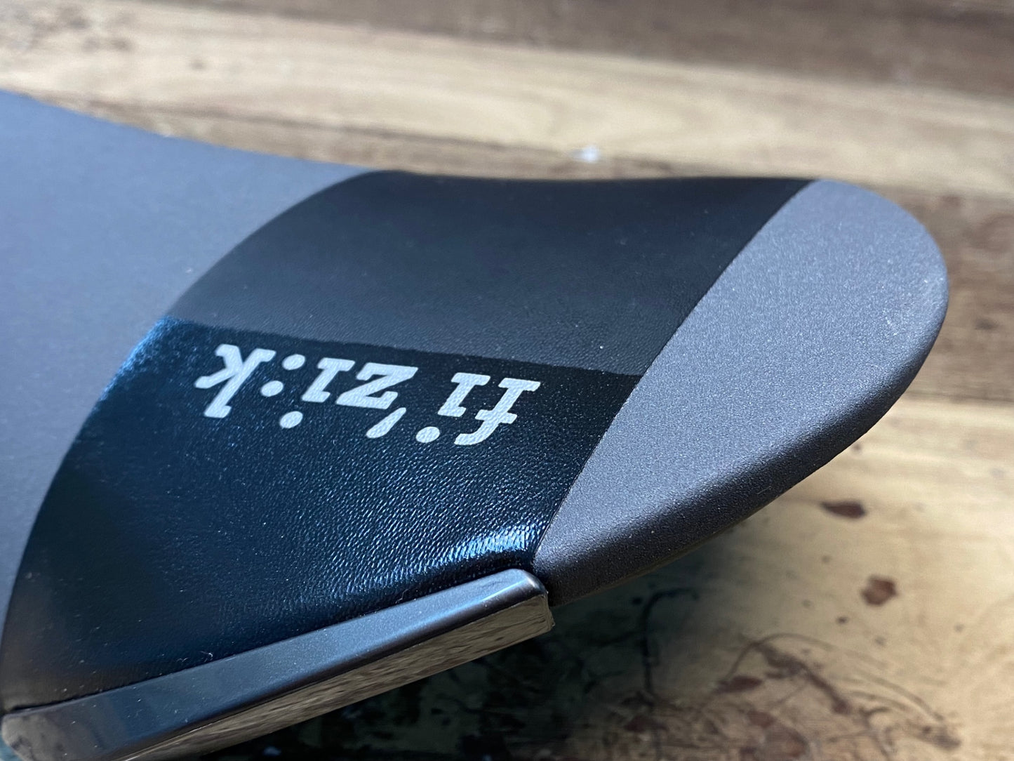 IM940 フィジーク Fizik ALIANTE R3 サドル KIUMレール