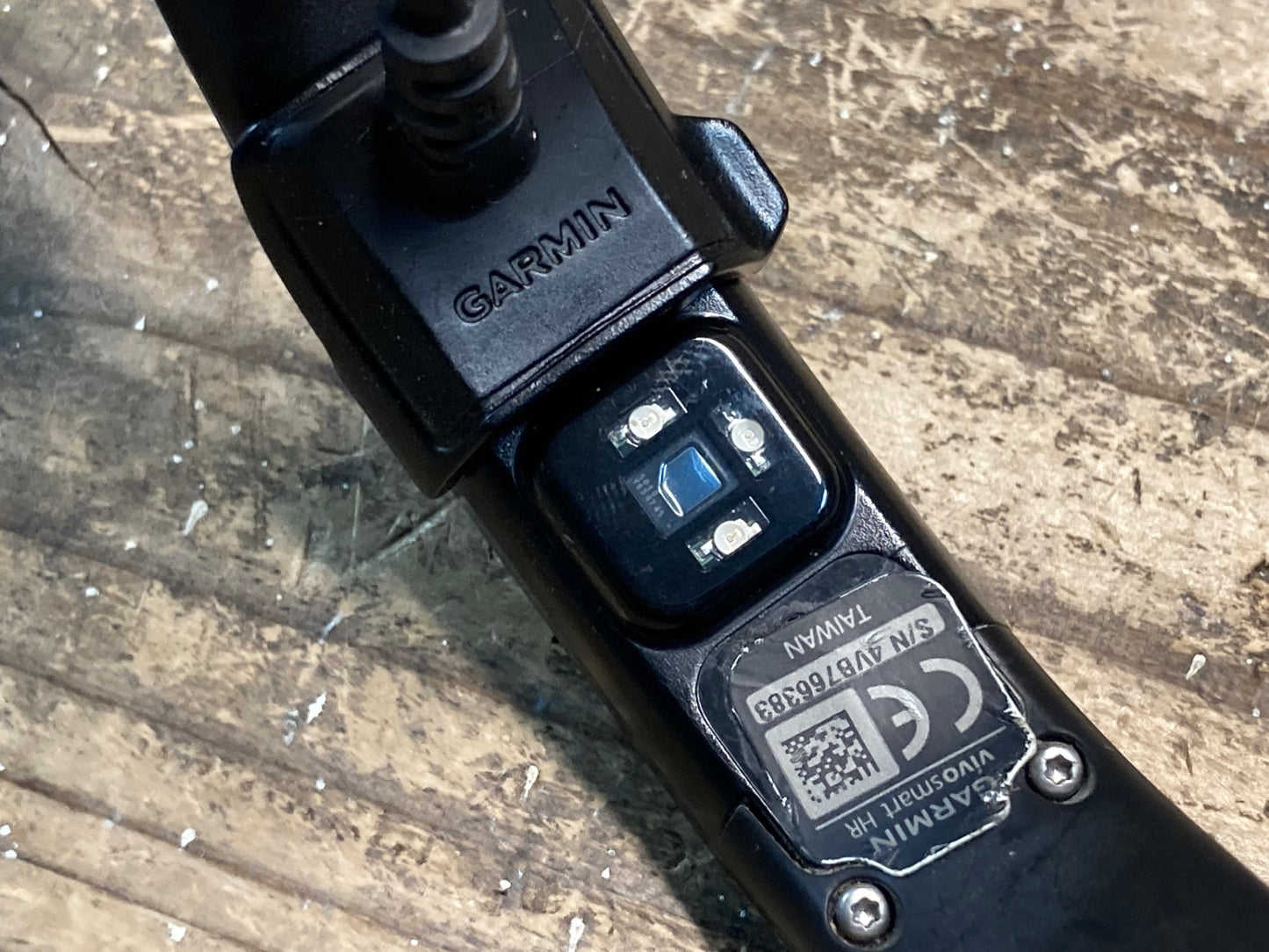 IB610 ガーミン GARMIN ヴィヴォ VIVOSMART HR スポーツウォッチ 動作確認済 Bluetooth smart ※充電接点不良の為ジャンク