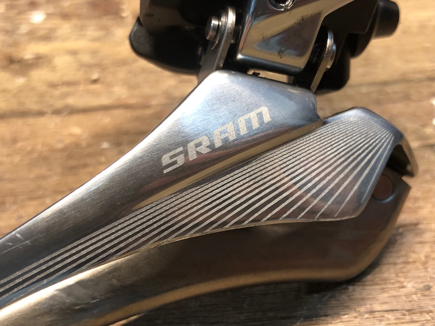 IA848 スラム SRAM レッド RED eTap フロントディレイラー 2S 電動 本体のみ ※動作確認済