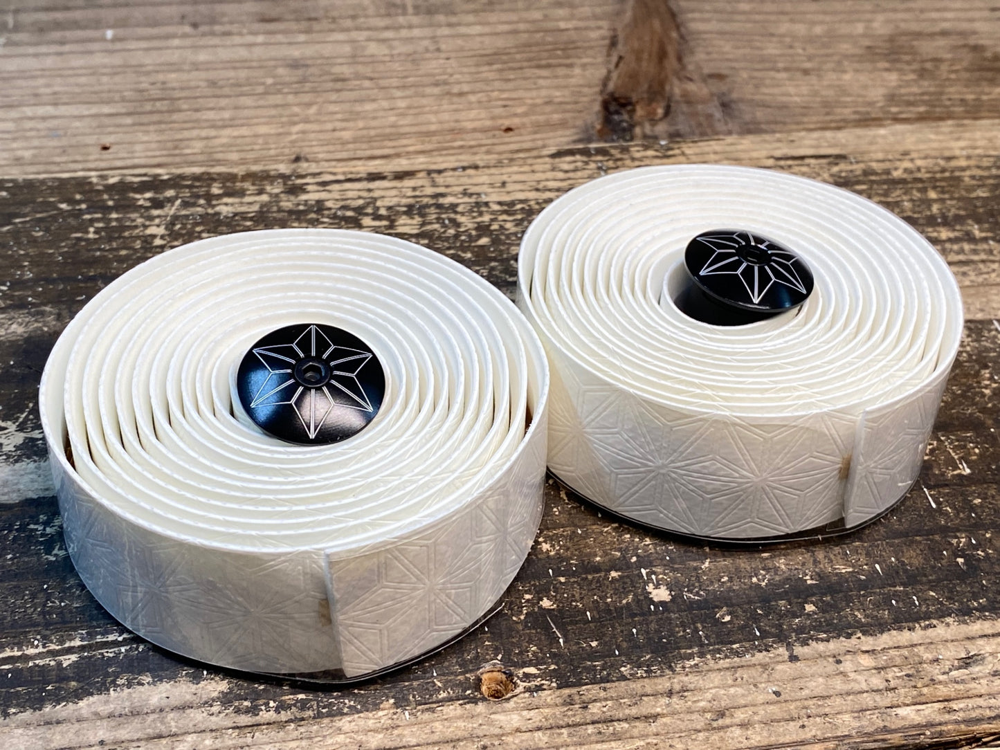 IY383 スパカズ SUPACAZ SUPER STICKY KUSH バーテープ ホワイト