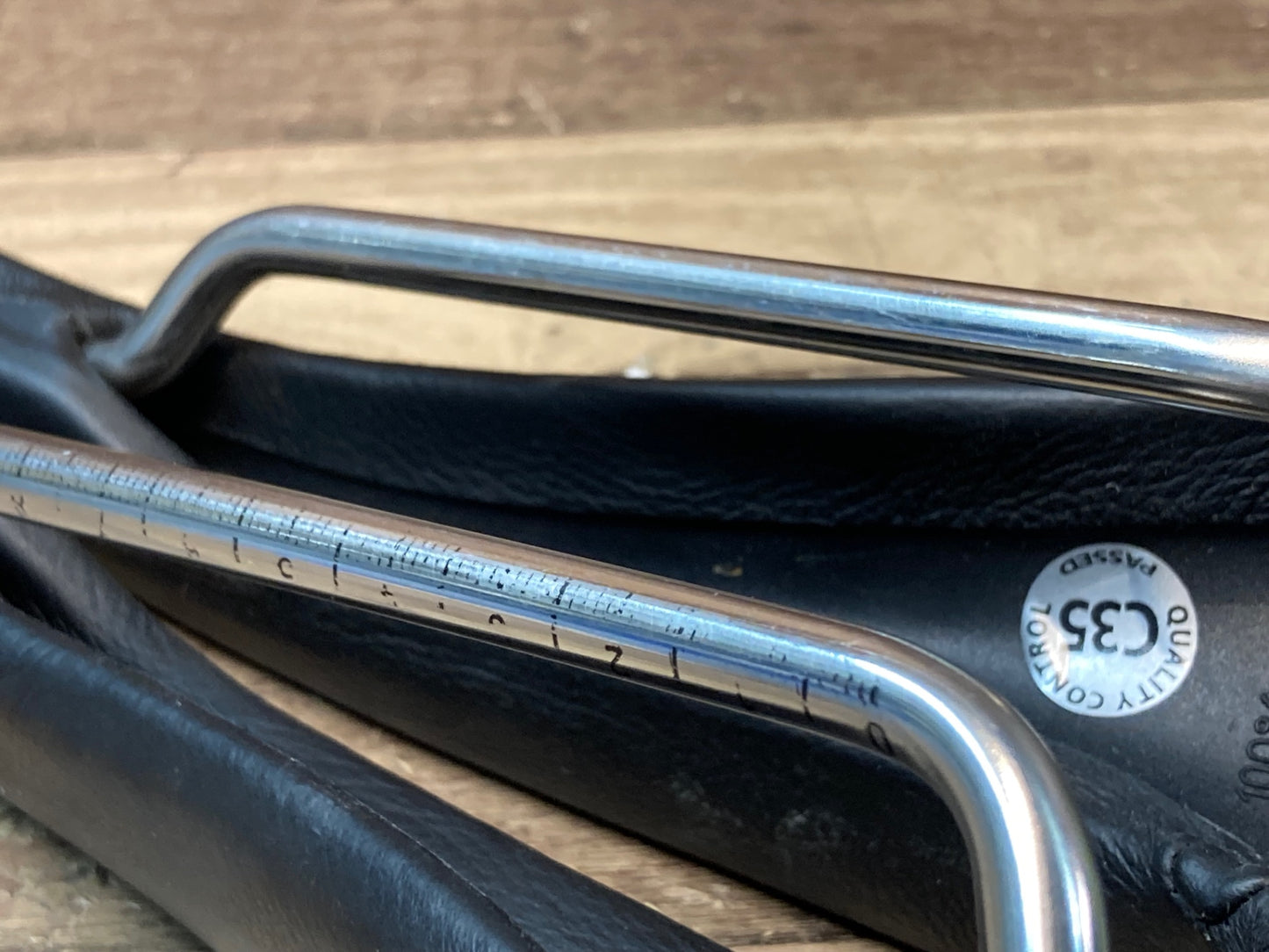 IL830 SELLE SMP T3 サドル 黒 inox tubeレール