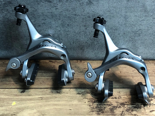 IQ024 シマノ SHIMANO アルテグラ ULTEGRA BR-6700 キャリパーブレーキ 前後セット シルバー