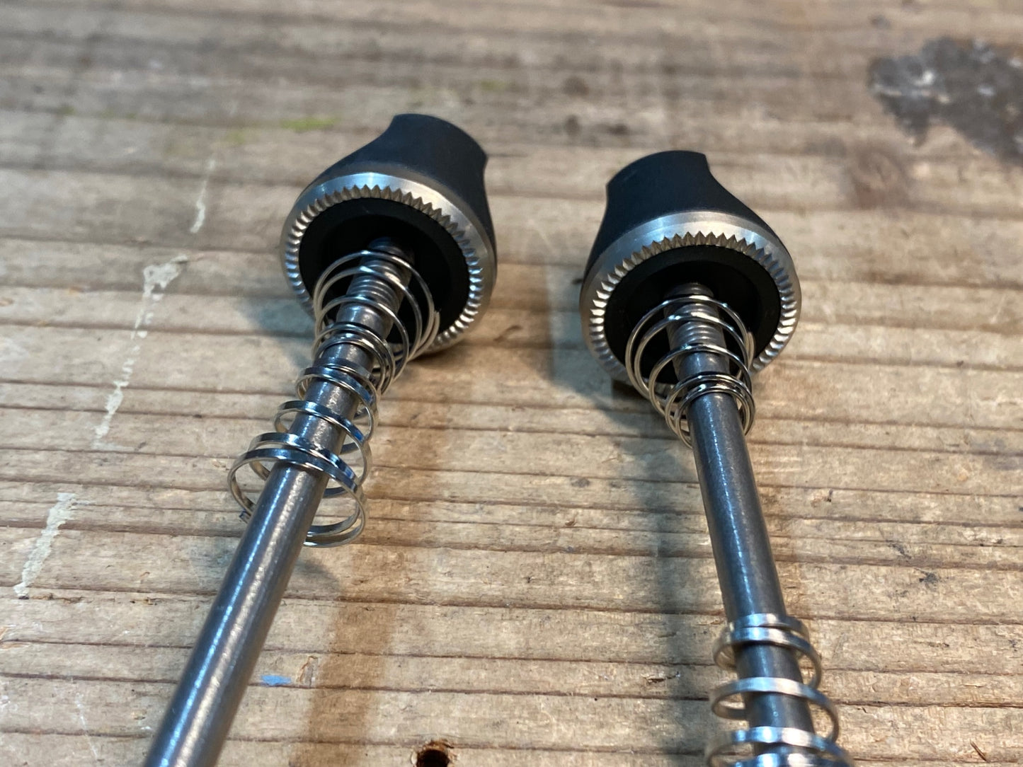 IY765 DT SWISS クイックスキュワー 100/130mm