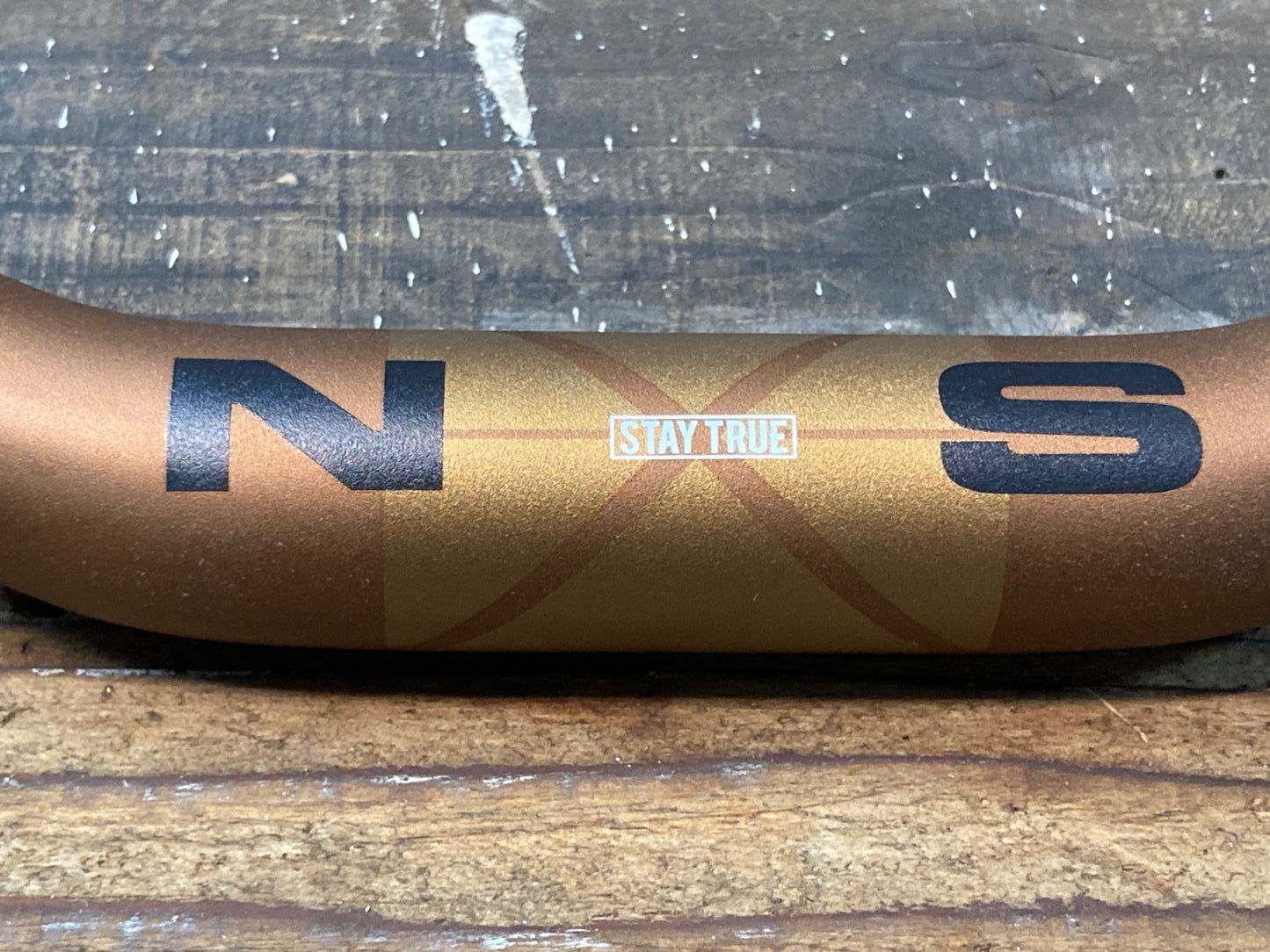 IN813 NS Bikes license bars フラットバーハンドル 茶 金 Φ31.8 820mm