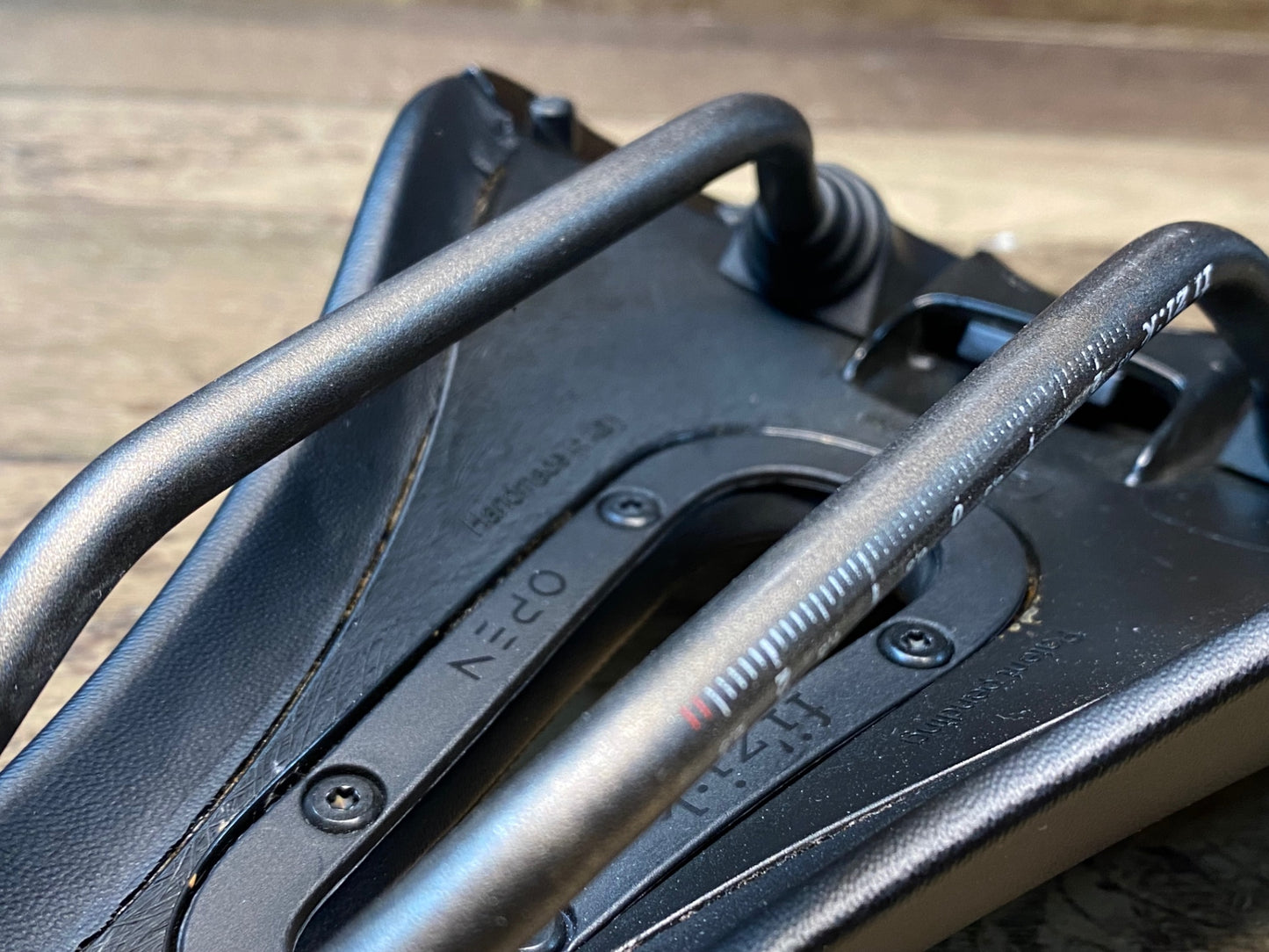 IM937 フィジーク Fizik ALIANTE R3 OPEN サドル KIUMレール