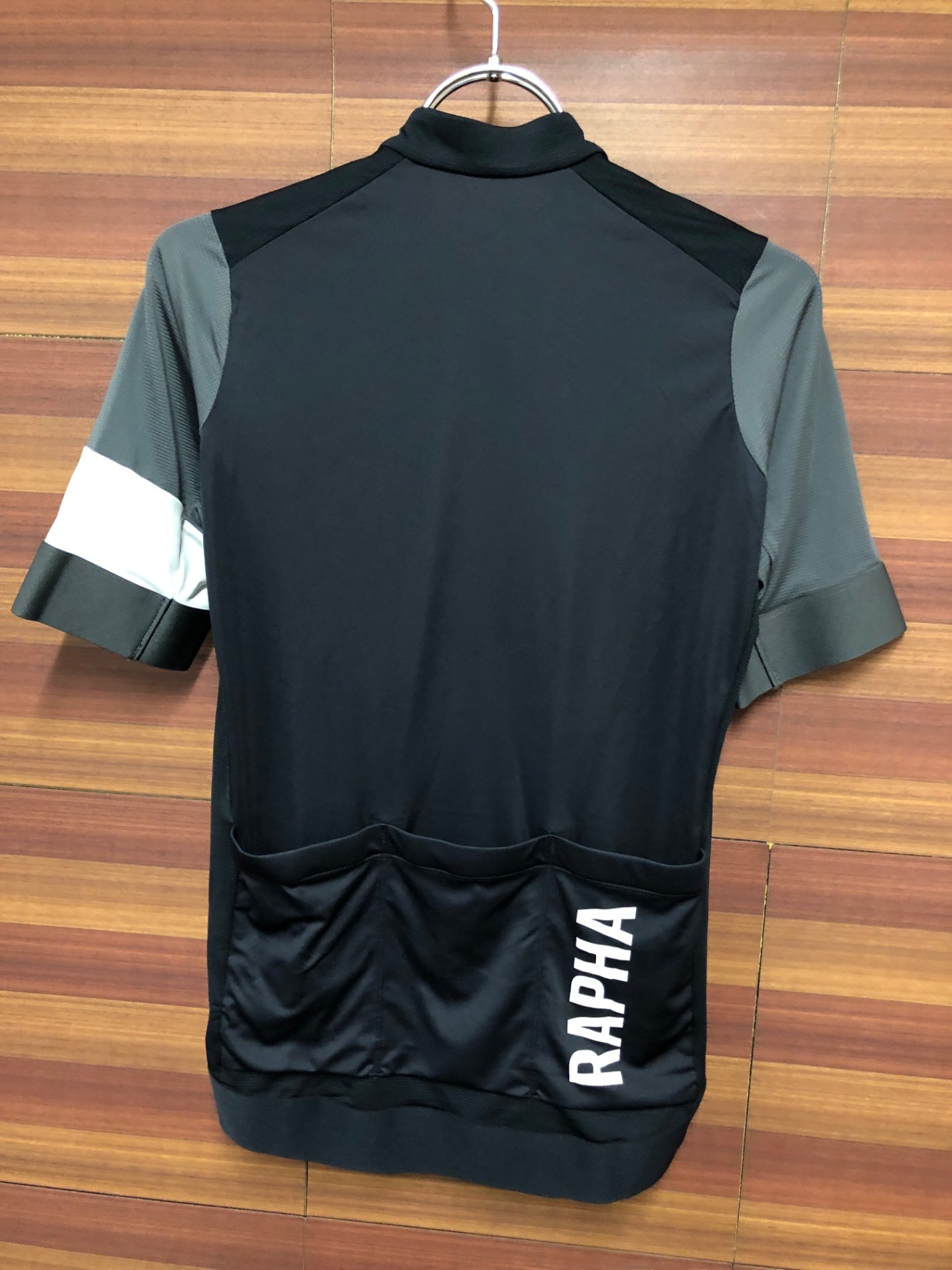 IO705 ラファ Rapha PRO TEAM TRAINING JERSEY 半袖 サイクルジャージ 黒 グレー S