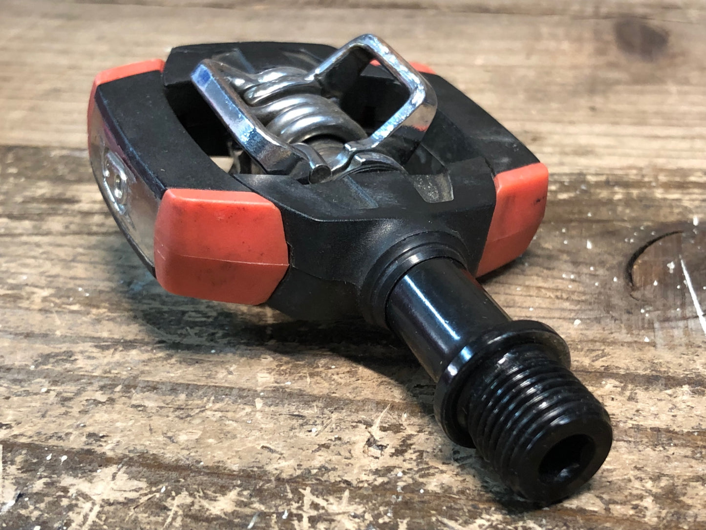 IZ559 クランクブラザーズ CRANK BROTHERS smarty ビンディングペダル 黒 赤 ※シャフトがたつきのためジャンク