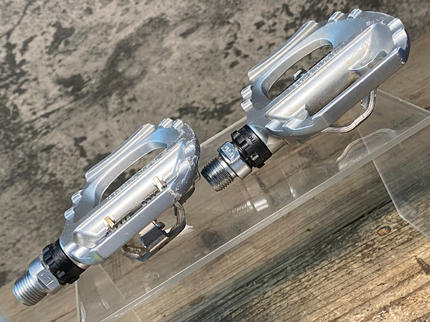 IY611 シマノ SHIMANO PD-A530 ビンディングペダル 片面フラット SPD 銀