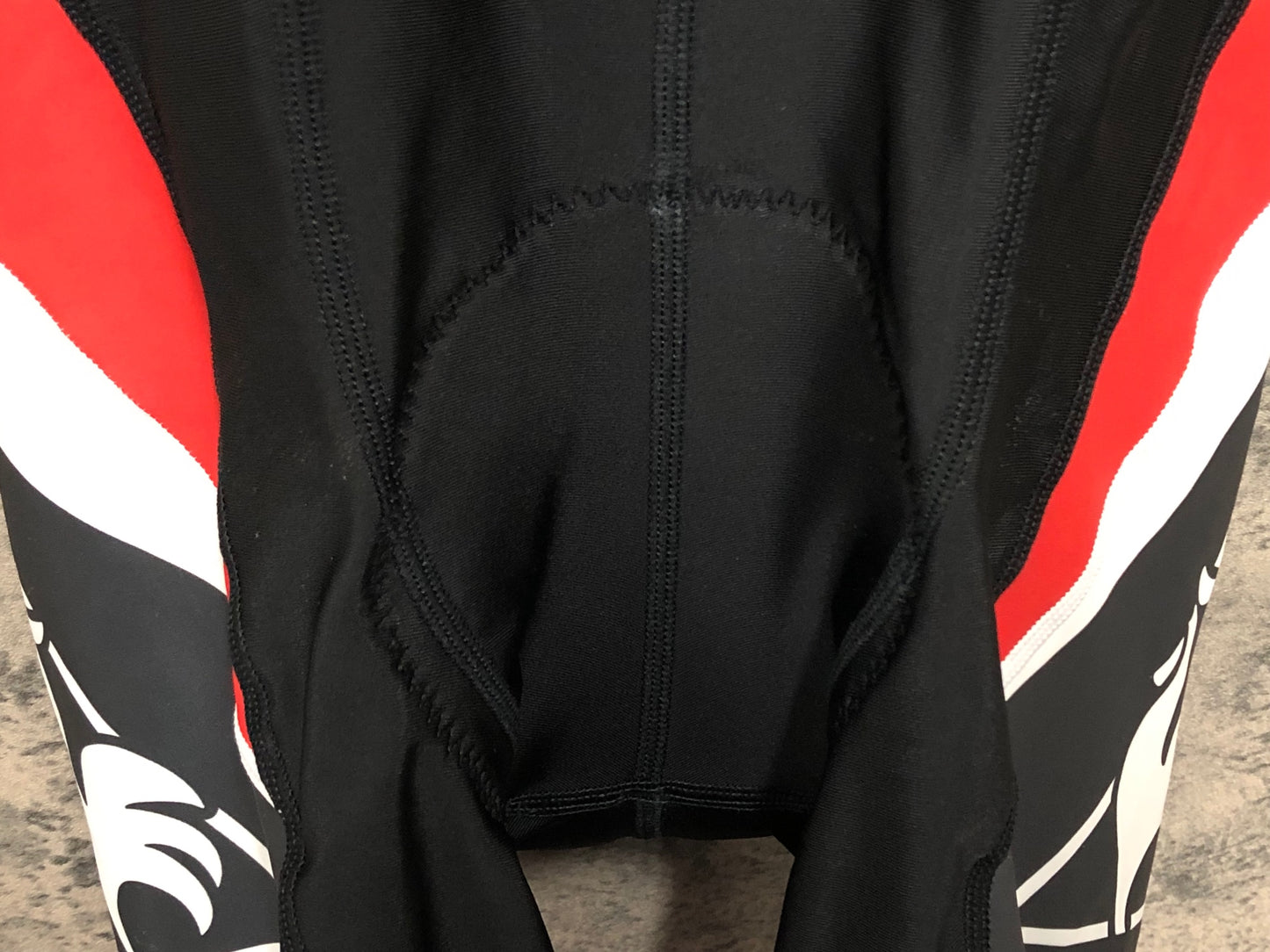 IY181 ルコックスポルティフ le coq sportif ビブショーツ 黒 赤 SS