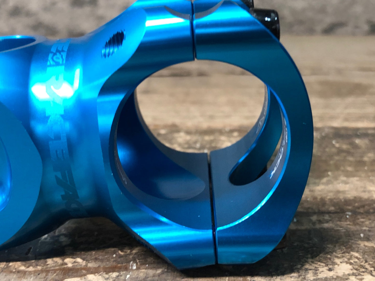 IY785 レース RACEFACE CNC アルミステム 青 50mm Φ35.0 OS