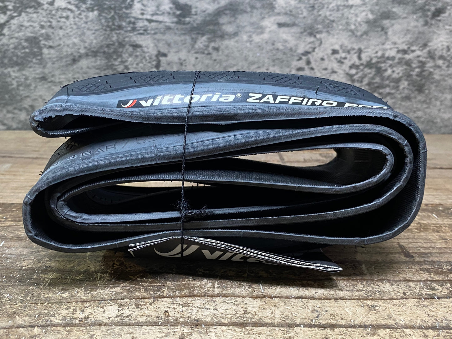 IV708 ヴィットリア vittoria ZAFFIRO PRO GRAPHENE 2.0 タイヤ 700x32c
