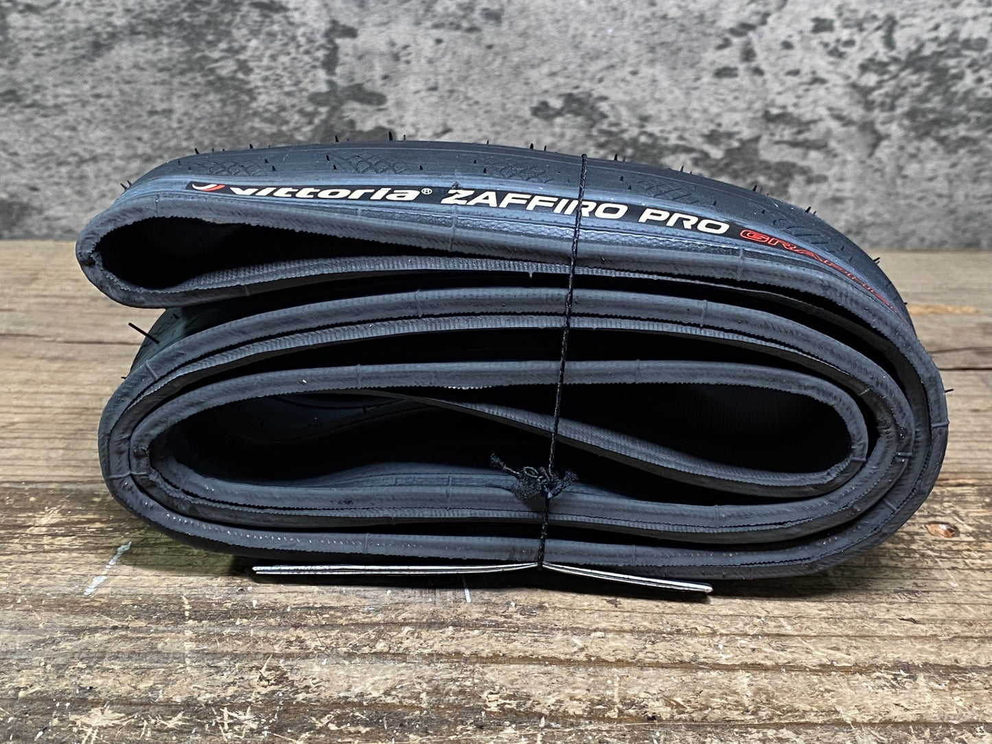 IW081 ヴィットリア vittoria ZAFFIRO PRO GRAPHENE 2.0 700x28C タイヤ