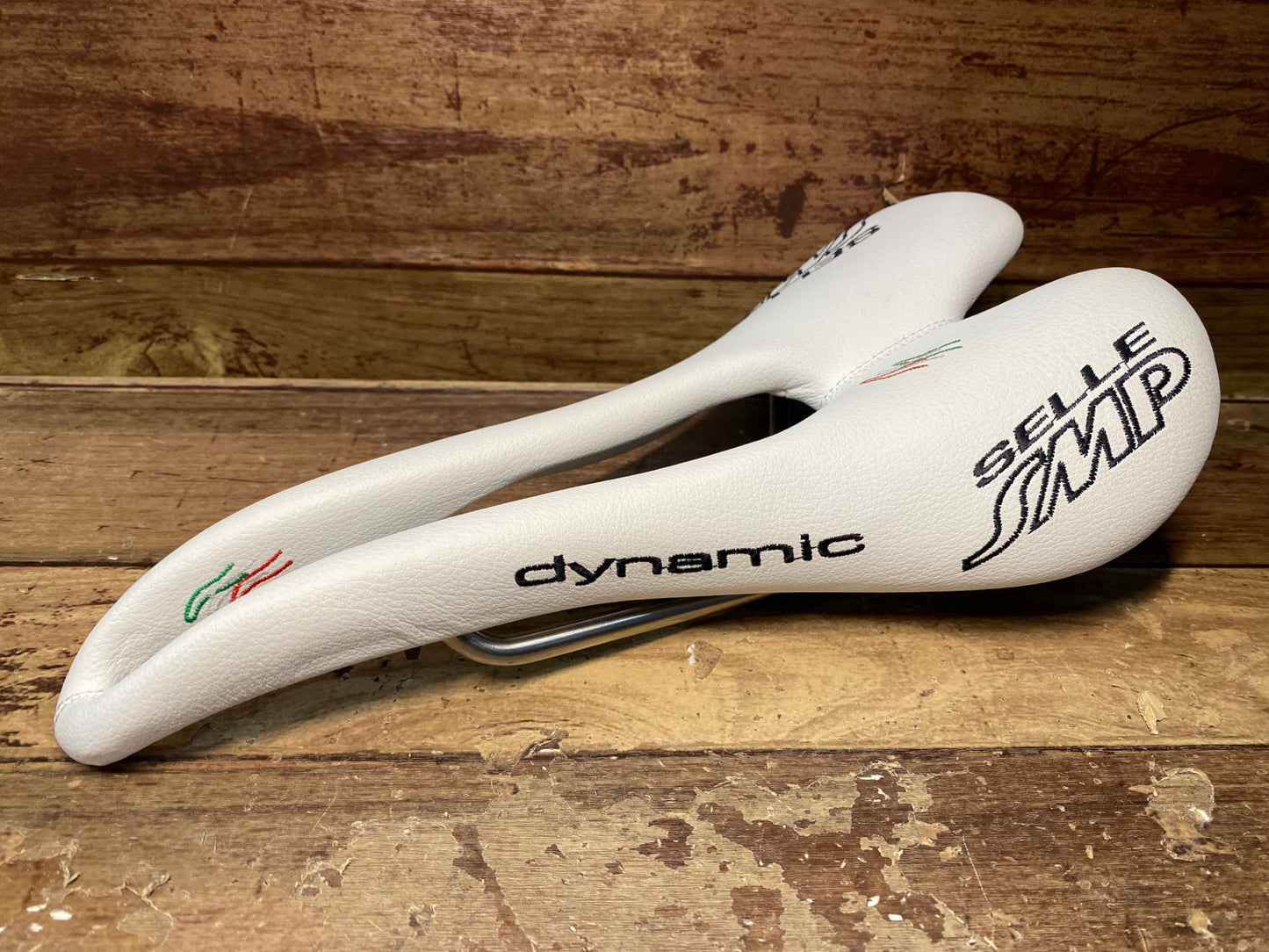 IK456 Selle SMP dynamic サドル 白