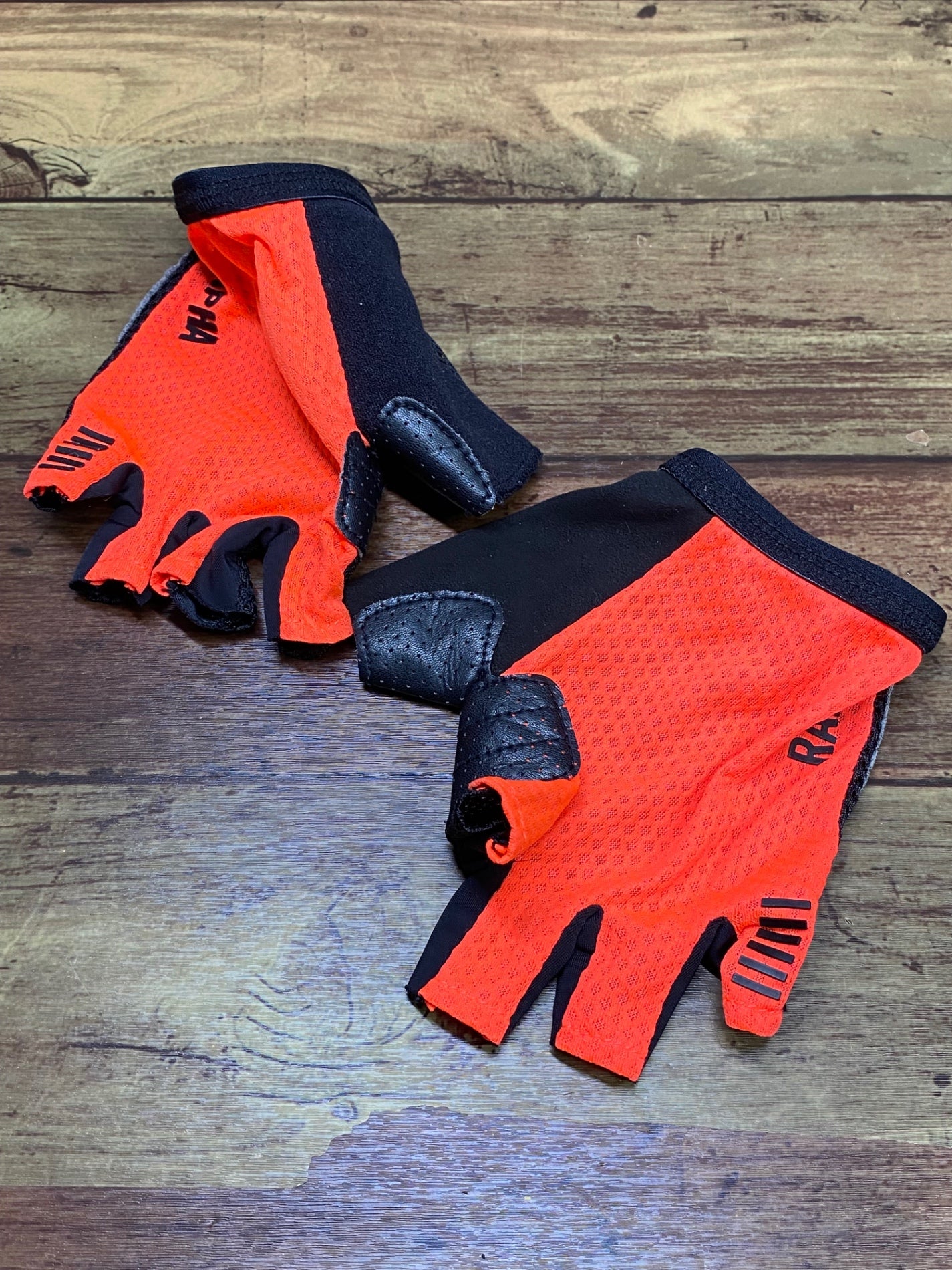 IY645 ラファ Rapha 指切り グローブ オレンジ 黒 L