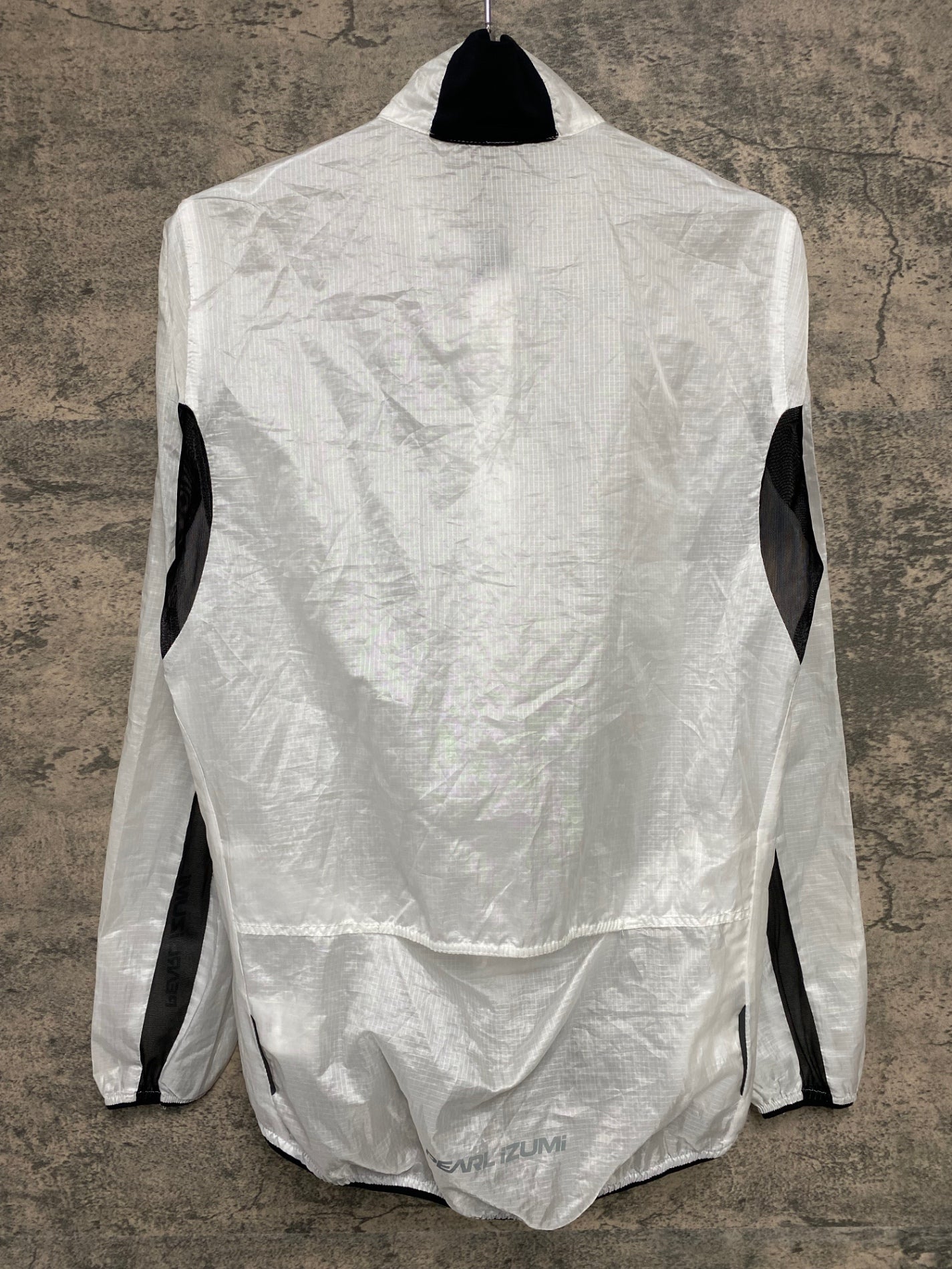IY213 パールイズミ PEARL iZUMi 長袖 ウインドブレイカー 白 S