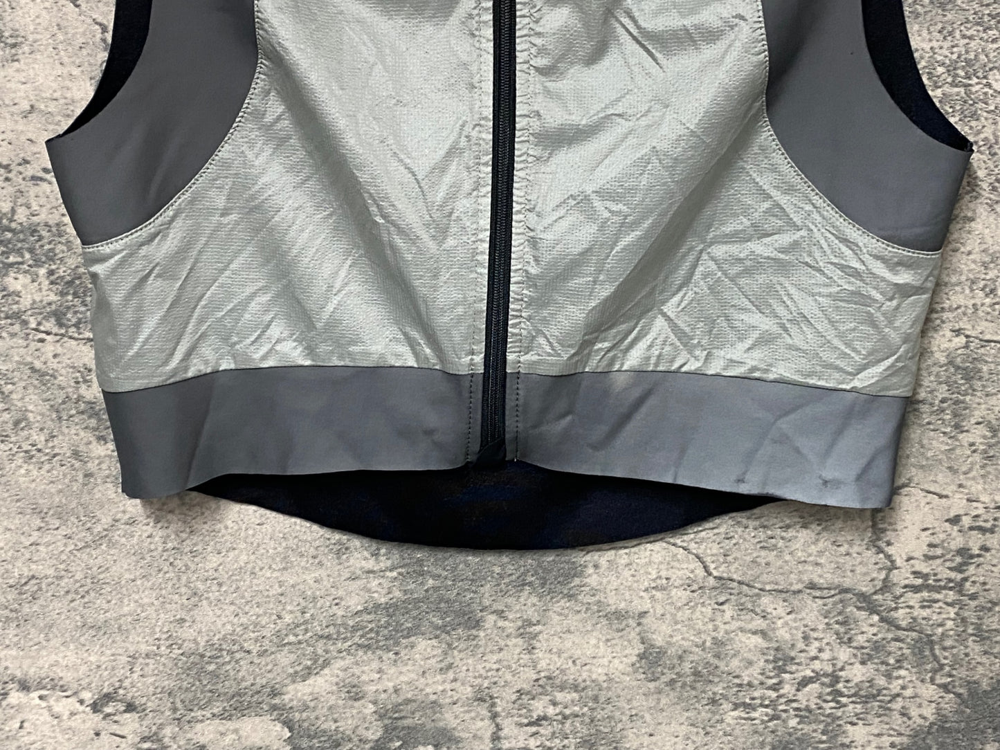 JB900 アソス ASSOS AMG FF1 EMEAGENCY WINDVEST EVO7 ジレ サイクルベスト シルバー リフレクト S ※スレ