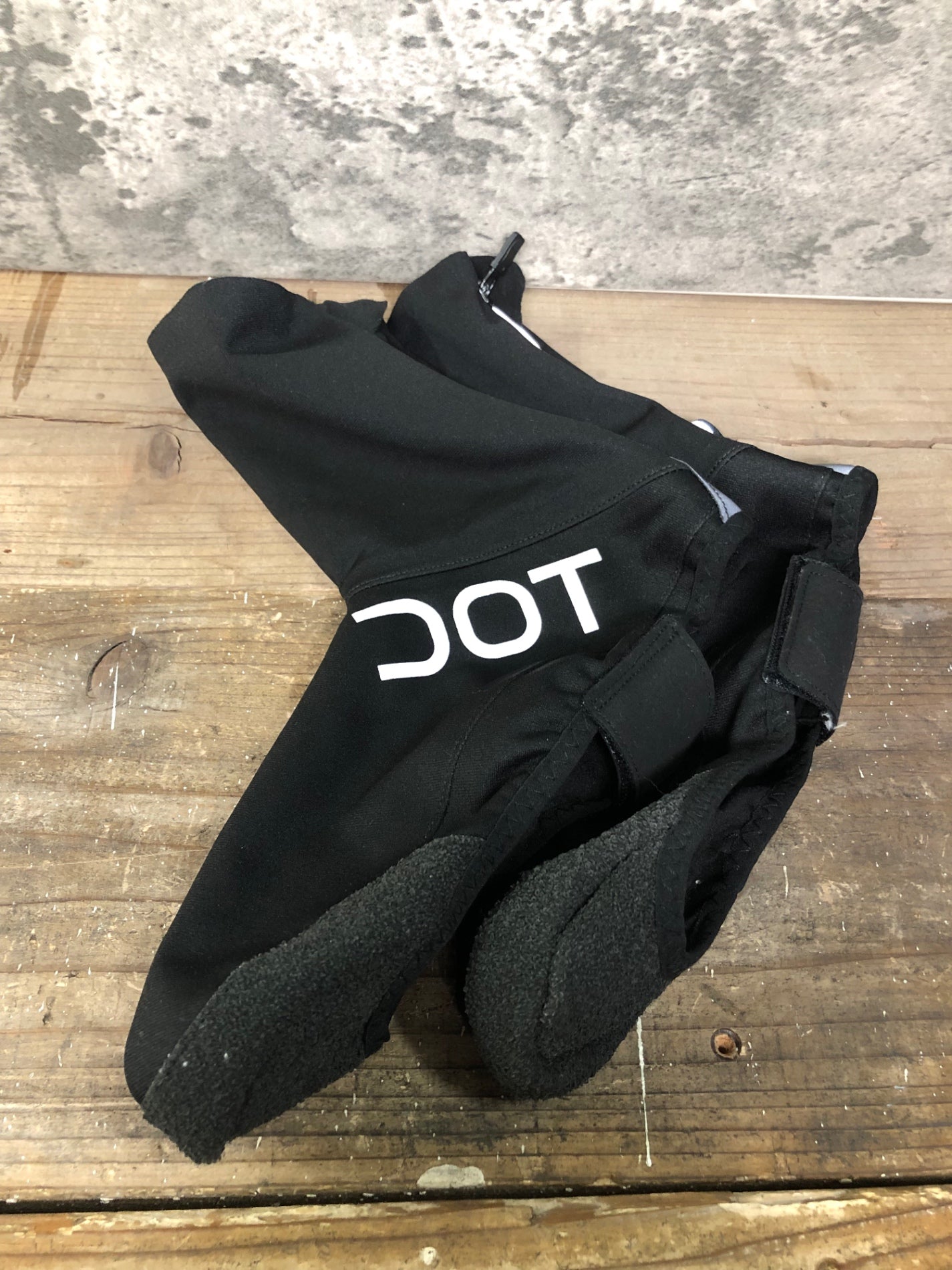 IO968 ドットアウト DOT OUT シューズカバー ブラック L