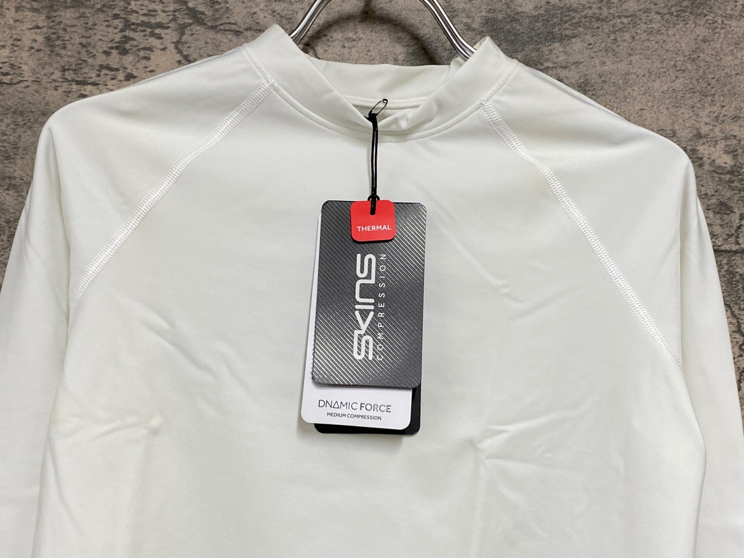 IW934 スキンズ SKINS DNAmic Force 長袖 ベースレイヤー M ホワイト 裏起毛