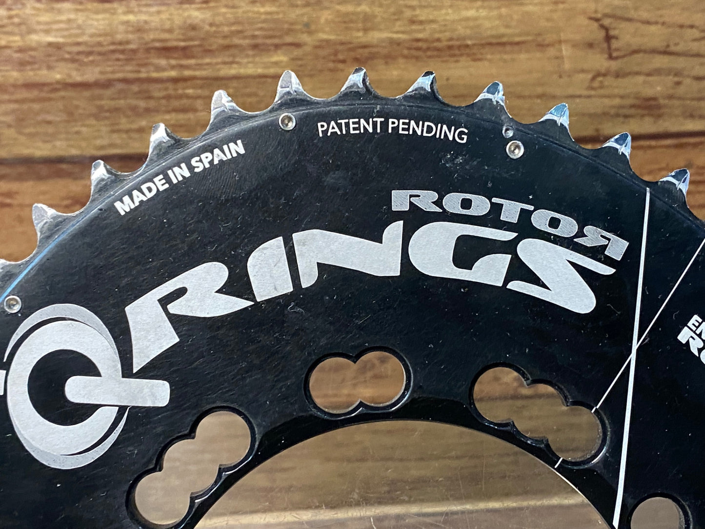 IK387 ローター ROTOR Q-RINGS エアロ チェーンリング 楕円 52T BCD110 5アーム